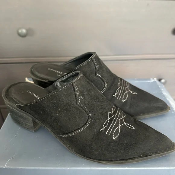 Chinese Laundry Black Embroidered Mules - Picture 1 of 3